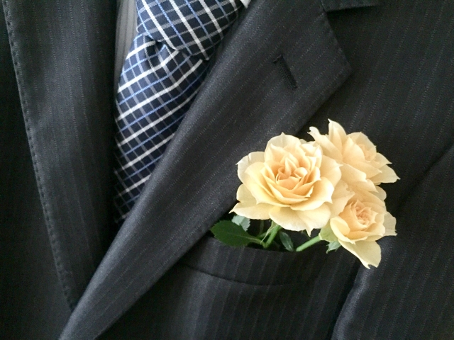 結婚式のネクタイの色にも流行りはあります 紫は光沢があって人気な流行色 19年版 Mama S